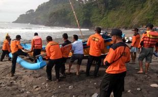 Pemancing Terseret Ombak, Operasi SAR Digelar di Kebumen