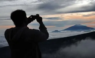 Jalur Pendakian Gunung Sindoro Dibuka Lagi