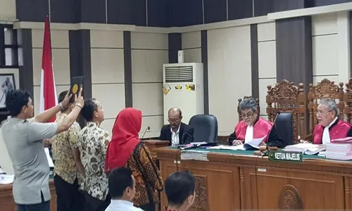 2 JPU Kejaksaan Jateng Akui Suap Perkara Kepabeanan