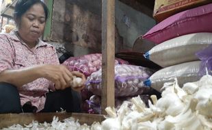 Keran Impor Ditutup, Harga Bawang Putih di Kota Madiun Meroket