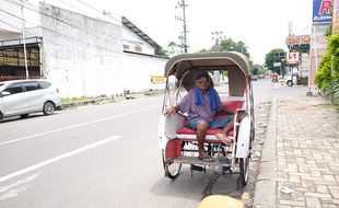 Ribuan Becak di Solo Megap-Megap Tak Seeksis di Jogja, Pemkot Tak Punya Solusi?