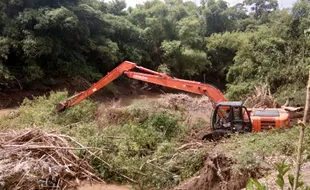 Rawan Sebabkan Banjir, Sungai Jeroan Madiun Perlu Dibersihkan