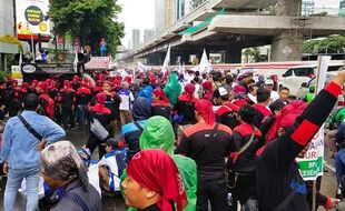 Geruduk Kantor Kemenkes, Ratusan Buruh Demo Tolak Kenaikan Iuran BPJS Kesehatan