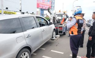 Livina Mogok Picu Kemacetan di Flyover Manahan Solo