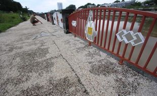 Jalur Pedestrian Taman Bendung Karet Tirtonadi Solo Retak Bikin Warga Khawatir