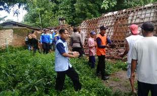 Angin Kencang Robohkan Satu Rumah Di Madiun, Kerugian Rp50 Juta