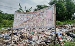 Tumpukan Sampah di Jl. Ring Road Mojosongo Solo Terlihat Sejak 2017 di Peta Google