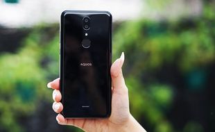 Smartphone Sharp Aquos V Ramaikan Pasar Indonesia