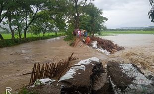 Tanggul Sungai Gamping Klaten Jebol, Kades: Harusnya Dibangun Permanen