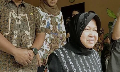 Tak Cabut Laporan, Wali Kota Risma Dinilai Belum Bijak