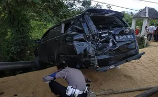 3 Meninggal Akibat Tabrakan Beruntun di Brebes