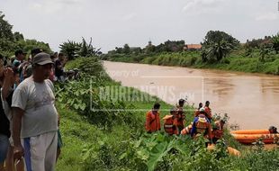 Warga Pengendara Motor Tenggelam di Sungai SWD 1 Jepara