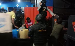 Gerebek Rumah di Mojolaban & Polokarto, Polres Sukoharjo Amankan 1.600 Liter Ciu