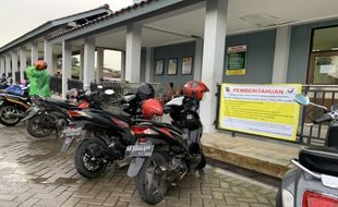 Jam Besuk RSUD Karanganyar Dibatasi, Pengunjung Nekat Lompat Pagar