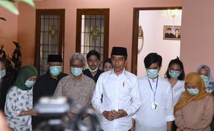 Sosok Ibu Presiden Jokowi: Sederhana, Teladan Bagi Ibu-Ibu