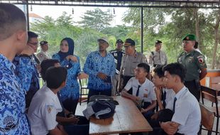 Tim Gugus Pencegahan Corona Madiun Dapati Pelajar Nongkrong Di Warung