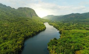 Bikin Takjub, Ini 5 Sungai Lintas Negara di Indonesia