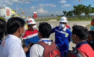 Api Kebakaran Menjilat Angkasa dari Cerobong Pengembangan Gas Jawa Blora