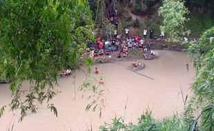 Tempat Sabung Ayam Madiun Digrebek, Satu Penonton Meninggal Tercebur Sungai