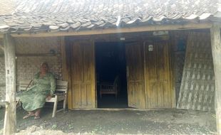 Mengejutkan, Ini Kata Anak Janda Tua Sragen yang Tinggal di Rumah Berlantai Tanah