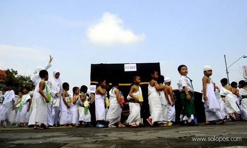 Nol Pemasukan, Pengusaha Biro Haji & Umrah di Sukoharjo Banting Setir Jualan Sembako hingga Sapi