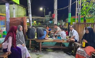 Unik! Emak-Emak di Besole Klaten Ikut Ronda Malam