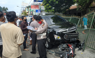 Kecelakaan Beruntun di Laweyan Solo, Tangan Kiri Pengemudi Motor Patah