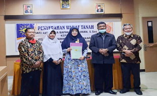 ITS PKU Muhammadiyah Surakarta Terima Wakaf Tanah untuk Pengembangan Kampus