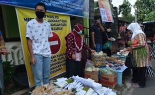 Masjid Miftahul Jannah Salatiga Jadi Pasar Gratis Setiap Jumat