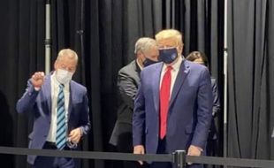 Donald Trump Akhirnya Mau Pakai Masker