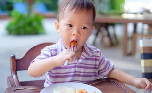 Anak Alergi Susu Sapi, Begini Cara Memenuhi Gizinya