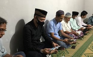 Dory Harsa Adakan Tahlilan untuk Ayahanda dan Didi Kempot