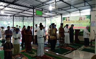 Bupati Sragen Salat Idulfitri di Rumah, Warga Pilih di Musala & Lapangan