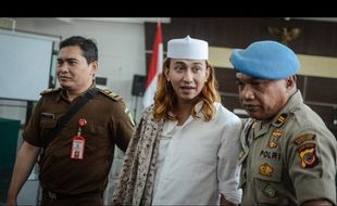 Habib Bahar Vs Ryan Jombang: Saat Pembunuh Berantai Dihajar Pendakwah Enteng Tangan Gegara Uang