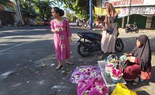 Takut Nyadran Karena Corona, Pedagang Bunga Tabur Sukoharjo Sepi Pembeli