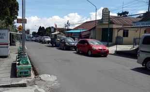 Video Tawangmangu Karanganyar Macet, Seluruh Objek Wisata Tutup