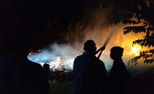 Gara-Gara Bakar Sampah, Rumah Kayu Dihuni ODGJ di Grobogan Hangus Terbakar