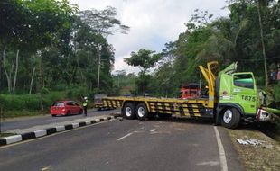 Rem Blong, Truk Tronton Tabrak Tukang Batu hingga Meninggal di Jalan Lingkar Salatiga