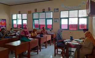 Penyerahan Berkas PPDB SMP Sukoharjo Dibatasi 10 Siswa/Kelas