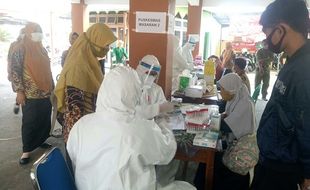 268 Warga Sragen Ikut Rapid Test Massal di Kecamatan Masaran, Semua Non-Reaktif