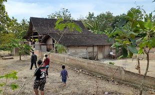 Sssttt... Ini Rahasia Giman Si Pria Ngawi Pindahkan Rumah Sendirian dalam Sekejap di Tengah Malam