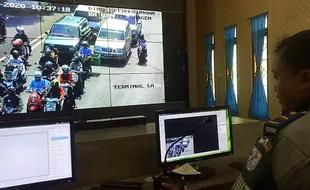 Kocak, Pemotor di Sragen Salting Ditegur Lewat Speaker Gegara Terpantau CCTV Tak Pakai Masker