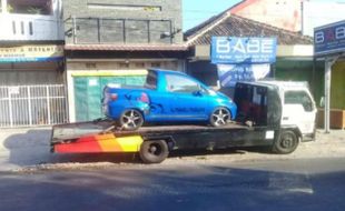 Modifikasi Ekstrem, Honda Jazz Jadi Mobil Pikap