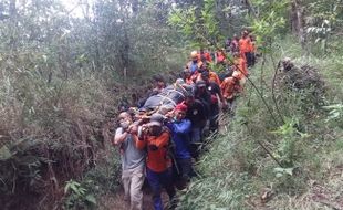 Evakuasi Pendaki Jatuh di Area Kawah Candradimuka Lawu Libatkan 80 Orang, Begini Prosesnya