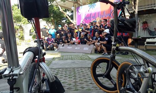 Begini Asyiknya Saat Puluhan Anggota Komunitas Pemilik Sepeda Brompton Ngumpul di Solo