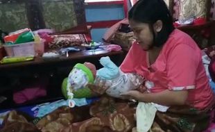 Geger! 1 Jam Hamil, Wanita Ini Mendadak Melahirkan Bayi Laki-Laki