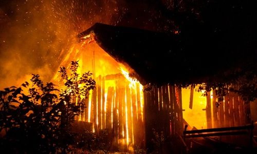 Selang Regulator Bocor, Warung Warga Miri Sragen Ludes Terbakar