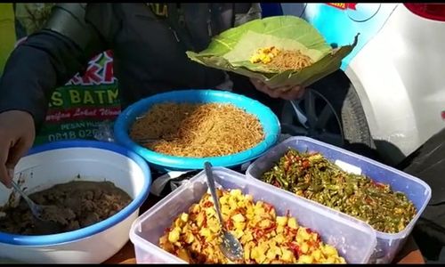 Tak Hanya Lezat, Nasi Berkat Yang Dijual Warga Sukoharjo Ini Juga Bisa Jadi Obat Kangen