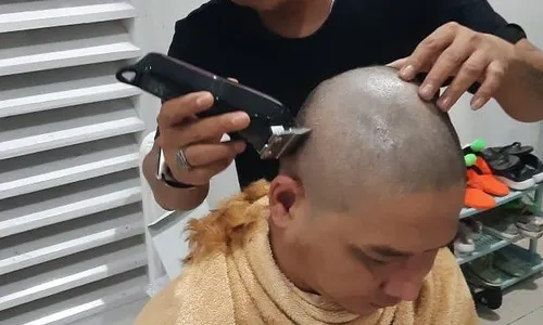 Ditegur Mendagri Soal Rambut Pirang, Pasha Langsung Cukur Plonthos