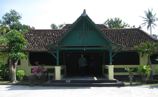 Rumah Limasan Desain Wong Kalang untuk Tempat Tinggal dan Ritual